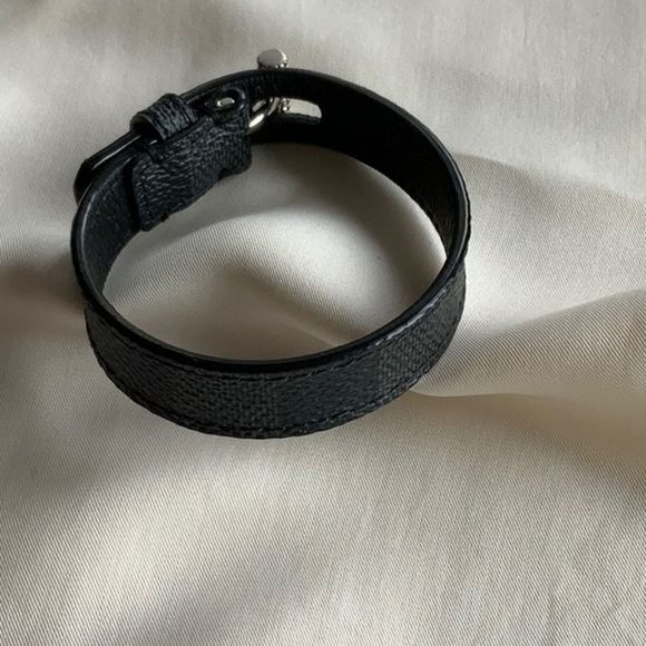 Louis Vuitton Checkered damier bracelet - Picture 8 of 9